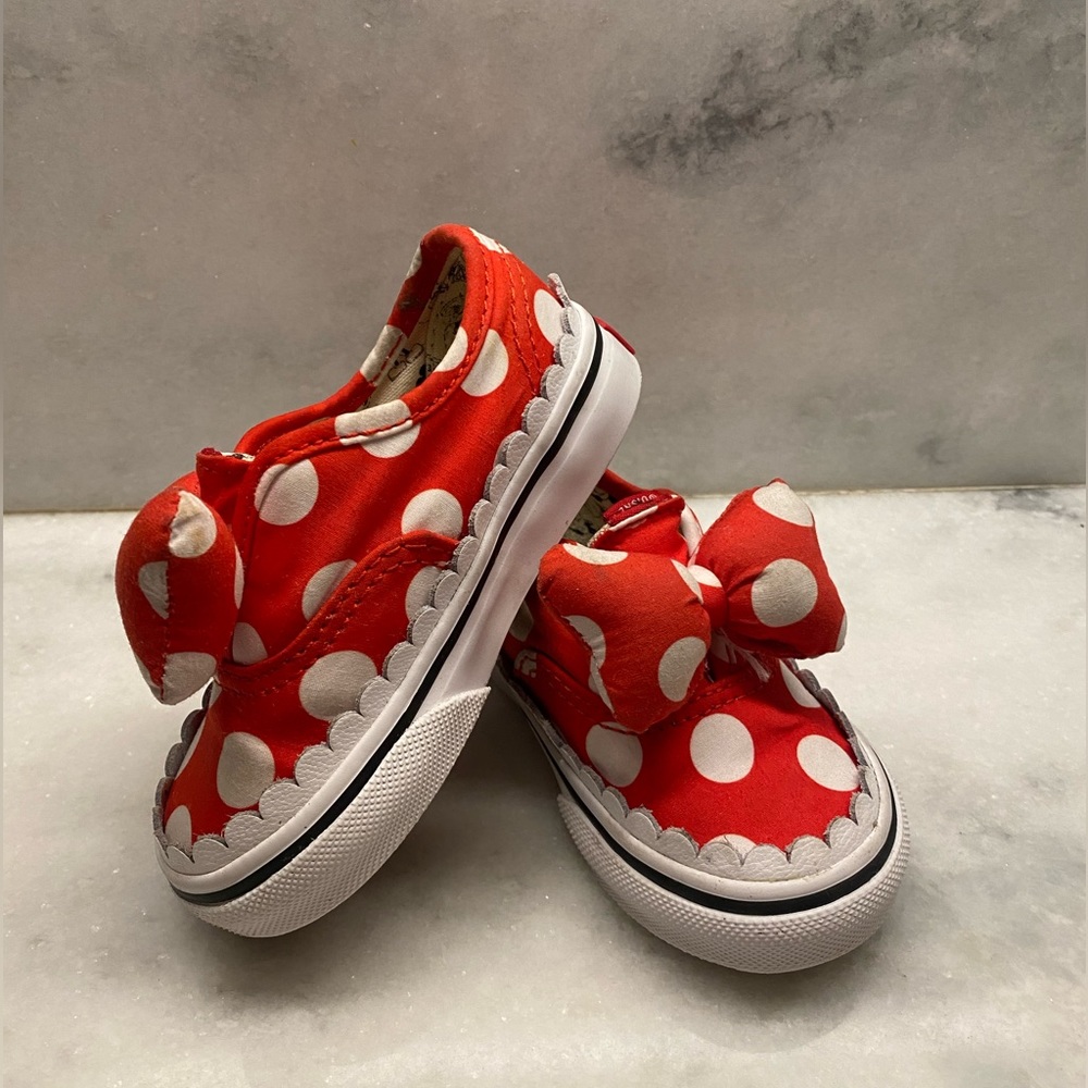 Vans X Disney Minnie Mouse Toddler sz. 5.5, discontinued, ltd edition
